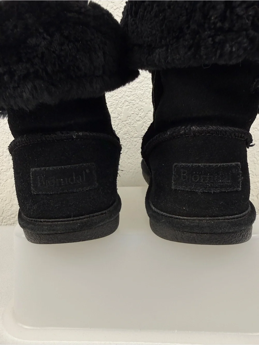 Bjorndal Joey | Black Leather Sheepskin Winter Boots | Toggle Cuff | Women's 6